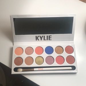 Authentic Kylie Peach Palette